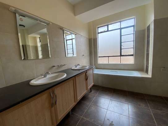 Serviced 3 Bed Apartment with Balcony in Kileleshwa image 18