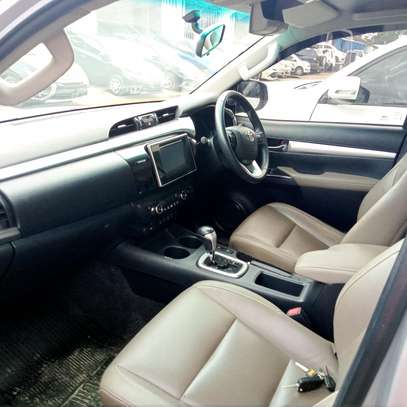TOYOTA HILUX DOUBLE CABIN 2015MODEL. image 5