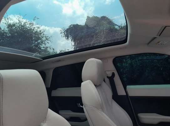 Range Rover Evoque image 8