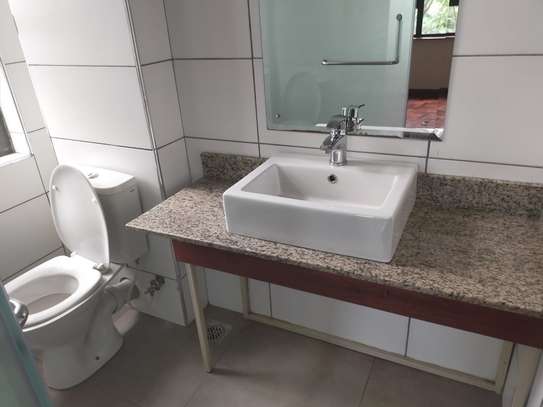 3 Bed Apartment with En Suite in Riverside image 5