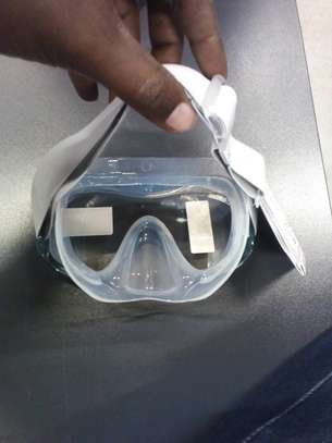 Tempered glass snorkelling mask only image 3