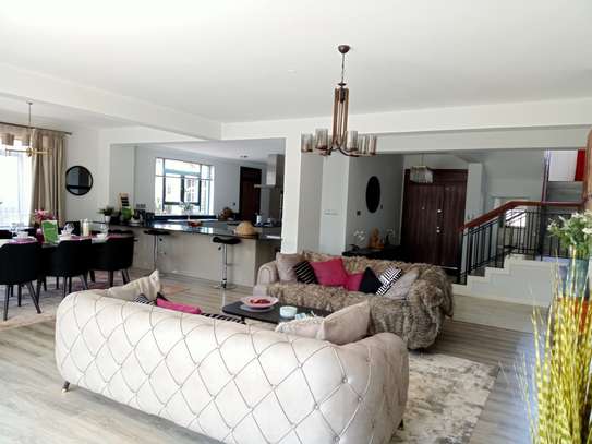 4 Bed Villa with En Suite in Runda image 37