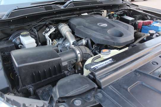 Nissan Navara 4x4 Diesel Pickup Metallic Gray image 12