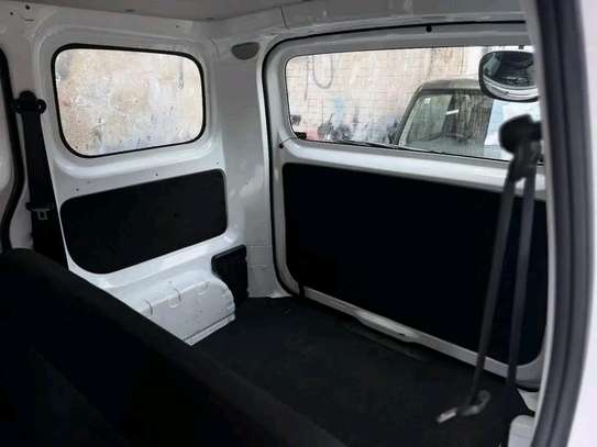 Nissan nv200 image 5