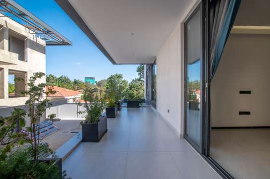 5 Bed Villa with En Suite at Jacaranda Avenue image 14