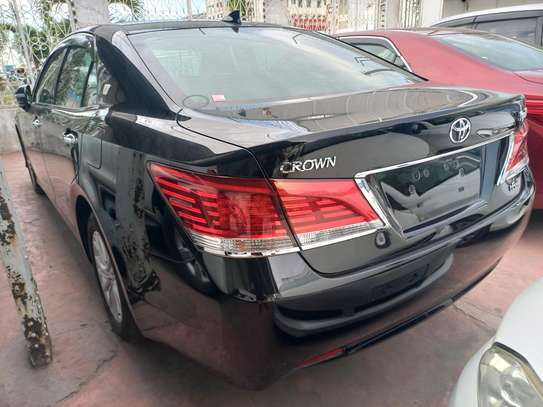 TOYOTA CROWN NEW IMPORT. image 5
