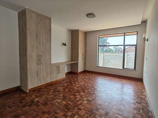 5 Bed Townhouse with En Suite at Lavington image 1