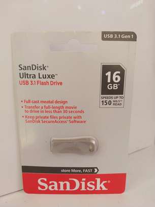 SanDisk 8GB Flash Drive Ultra Luxe image 1