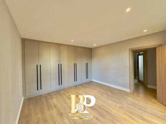 Serviced 3 Bed Apartment with En Suite in Runda image 9