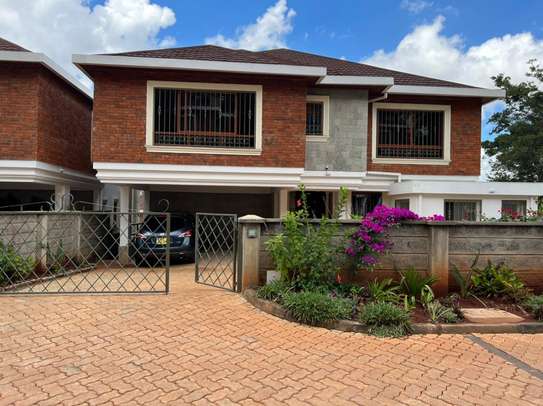 5 Bed Townhouse with Garage in Spring Valley image 1