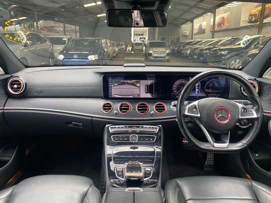 Mercedes benz E250 image 4