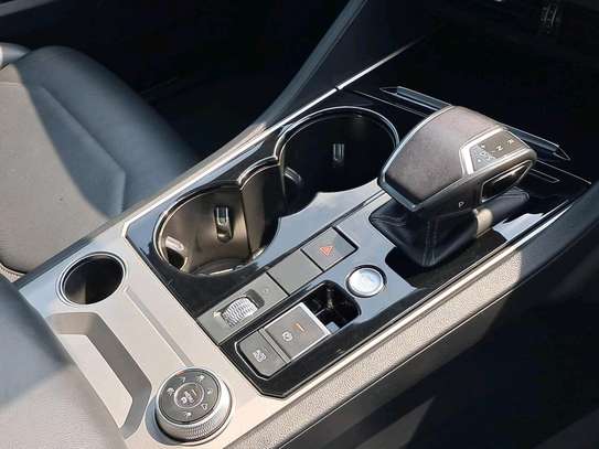 Volkswagen Touareg TDI 4MOTION 2021 image 10