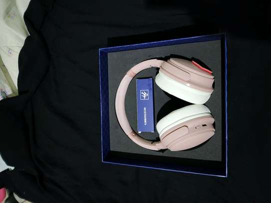 WIRELESS HEADPHONES. image 2
