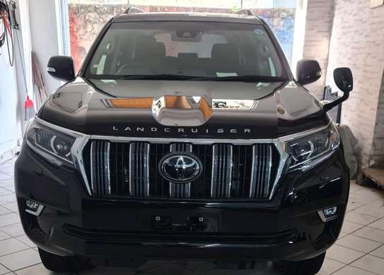 Toyota landcruiser Prado image 5