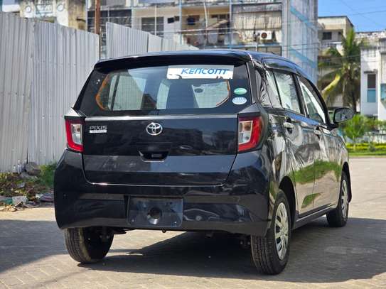 Toyota Compact Hatchback Black Fuel Efficient image 2