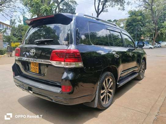 LAND CRUISER V8 VX PETROL image 2