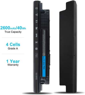 Dell 3521 Laptop Battery. image 3