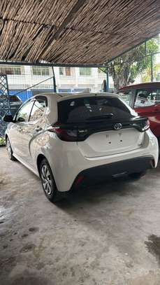 Toyota Yaris Hybrid 2020 model image 4