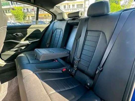 Bmw 320i image 5
