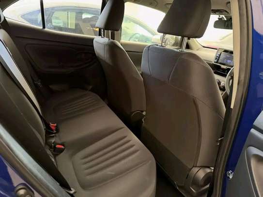 Toyota yaris  cross image 2