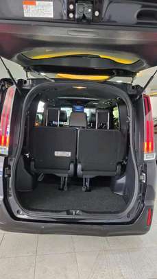 Toyota Esquire Black Sunroof Black 2018 image 8