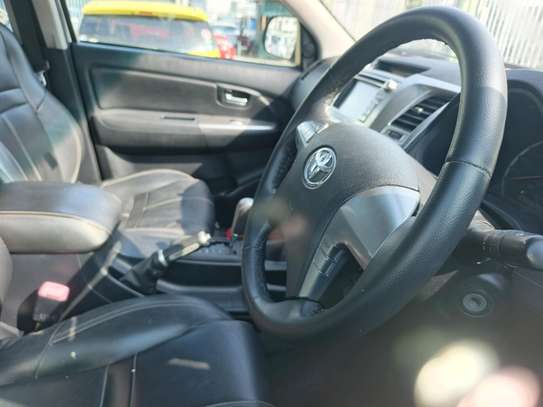 Toyota  Hilux invincible 2017 image 5
