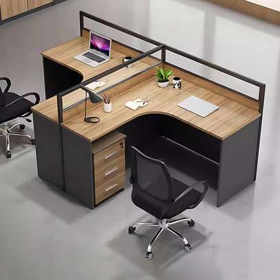 Office Workstation; 2 Way Modular Curved Office Workstation image 4