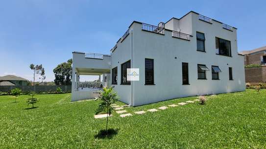 6 Bed House with En Suite in Runda image 12