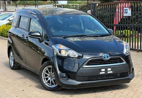Toyota Sienta hybrid 1500cc fully loaded black color 2018. image 3