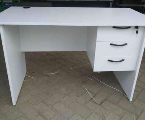 Modern super  classyand quality office desks image 8