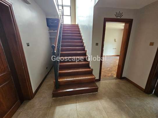 4 Bed Apartment with En Suite in Riverside image 2