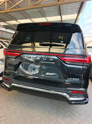 Lexus Lx600 image 14