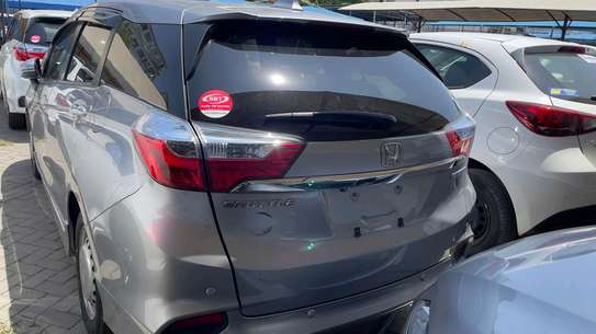 Honda shuttle hybrid 2018model image 3