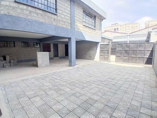 8,000 ft² Warehouse with Parking in Syokimau image 1