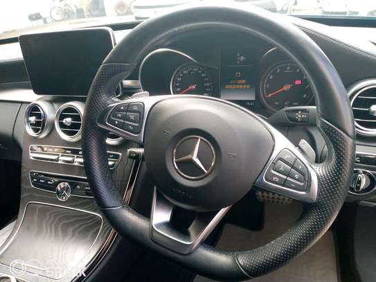 Mercedes Benz 2015 model image 2