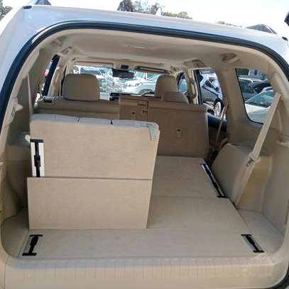 TOYOTA LAND CRUISER PRADO TXL. image 9