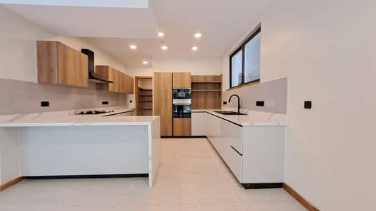 Serviced 3 Bed Apartment with En Suite in Spring Valley image 3
