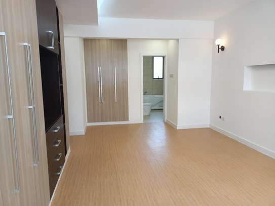 4 Bed Apartment with En Suite in Lavington image 4