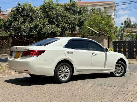 2014 Toyota Crown Royal Saloon Available Now! image 4