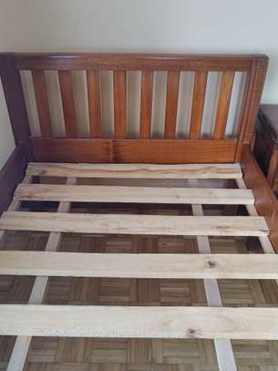 Single bed for sale in very good condition image 3
