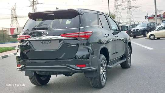 Toyota Fortuner diesel FV 2017 black image 14