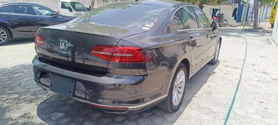 Volkswagen Passat Saloon petrol 2018 image 9