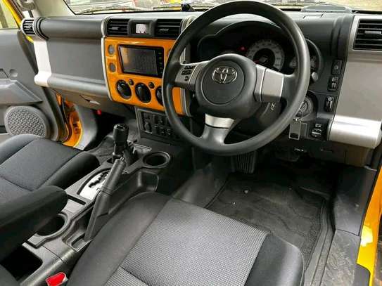 2015 Toyota FJ cruiser selling in Kenya image 3