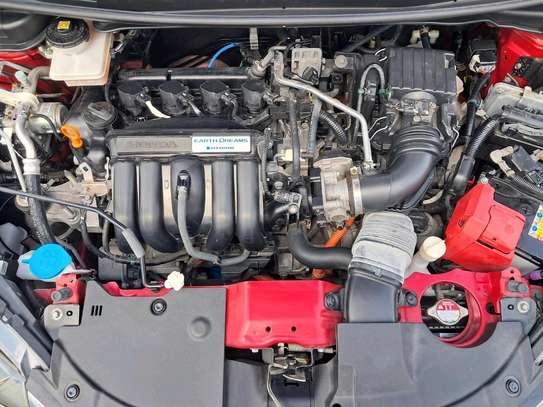 Honda Fit Shuttle hybrid Redwine 2018 image 12