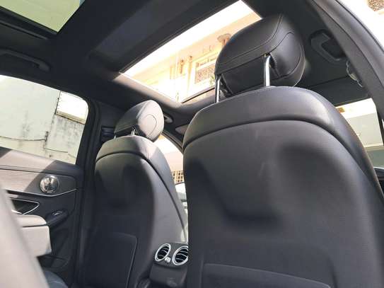 Mercedes Benz C200 sunroof 2018 image 9