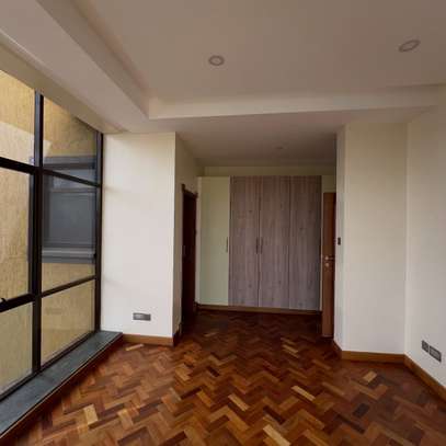 5 Bed Townhouse with En Suite in Lavington image 8