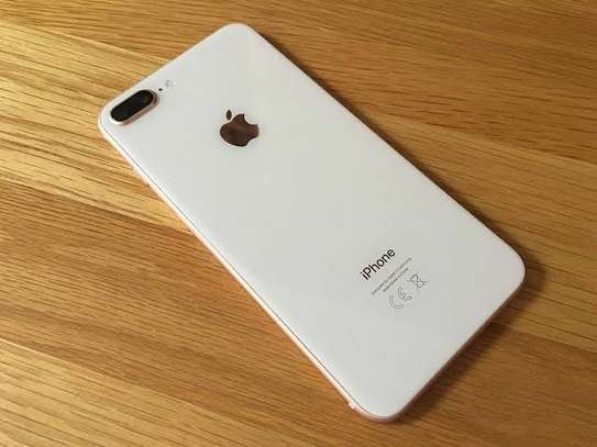 Ex UK IPhone 8 Plus 64GB with Free USB Cable image 3