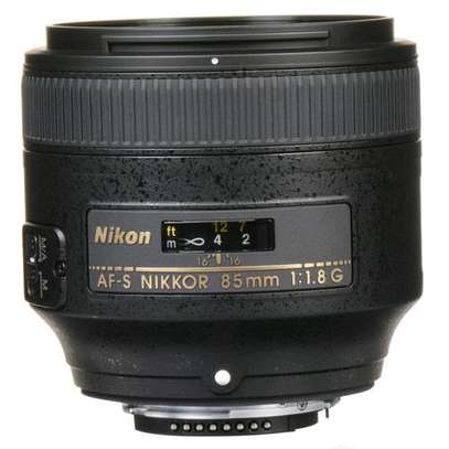 Nikon 85mm f1.8G lens image 1