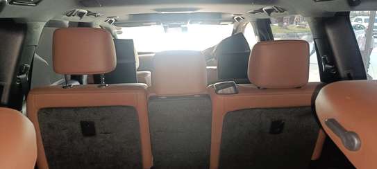 Toyota land Cruiser V8 Zx Sunroof White 2018 image 3