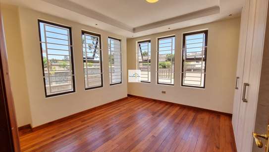 6 Bed House with En Suite in Runda image 6